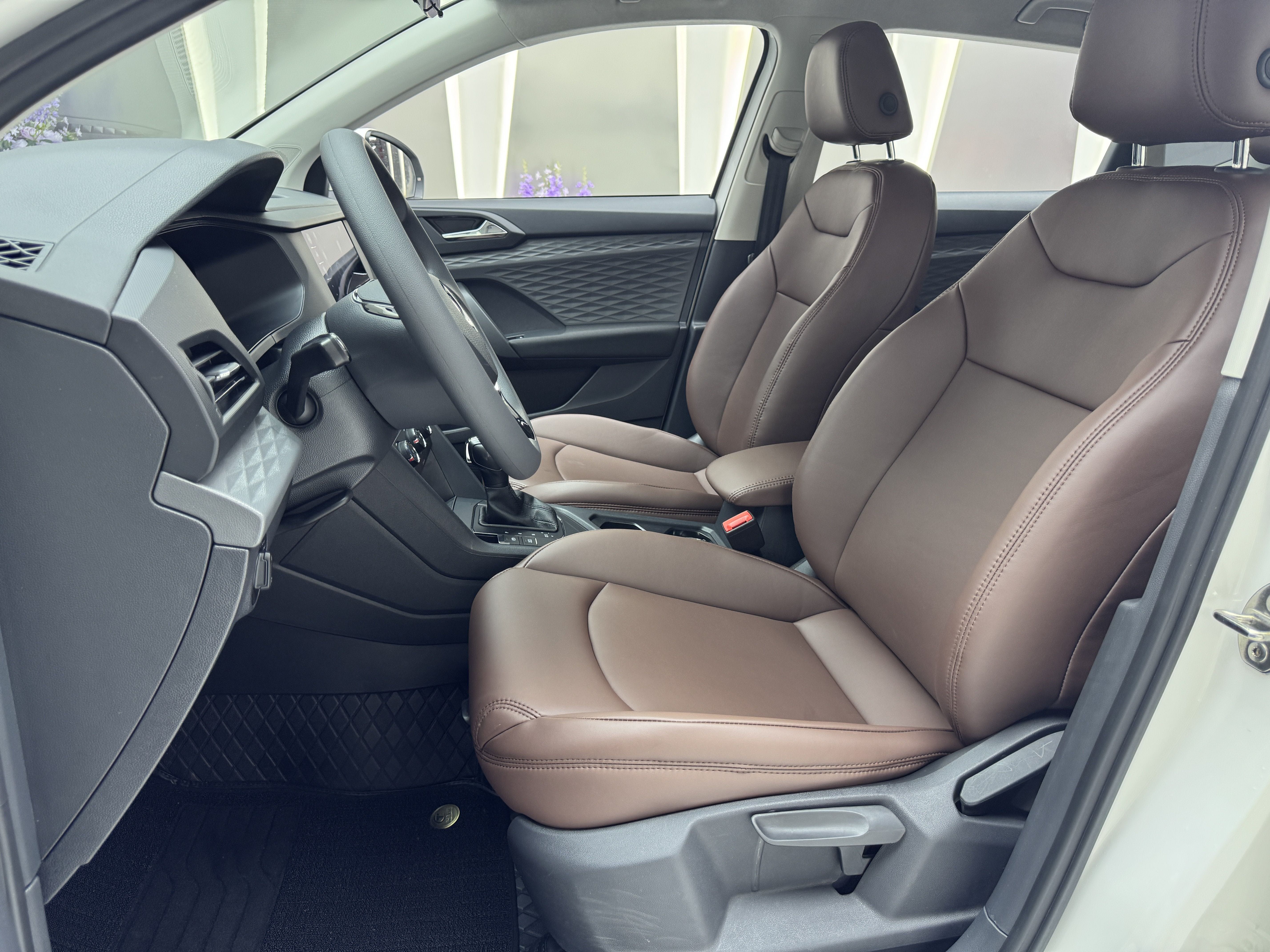 Volkswagen Tharu 2023 car image #6