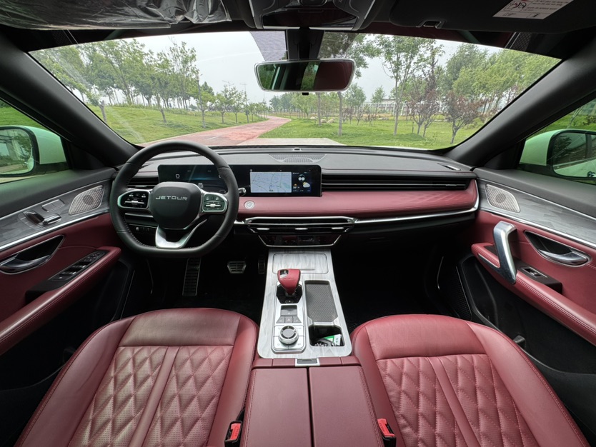 Jetour X70 PLUS 2023 car image #10