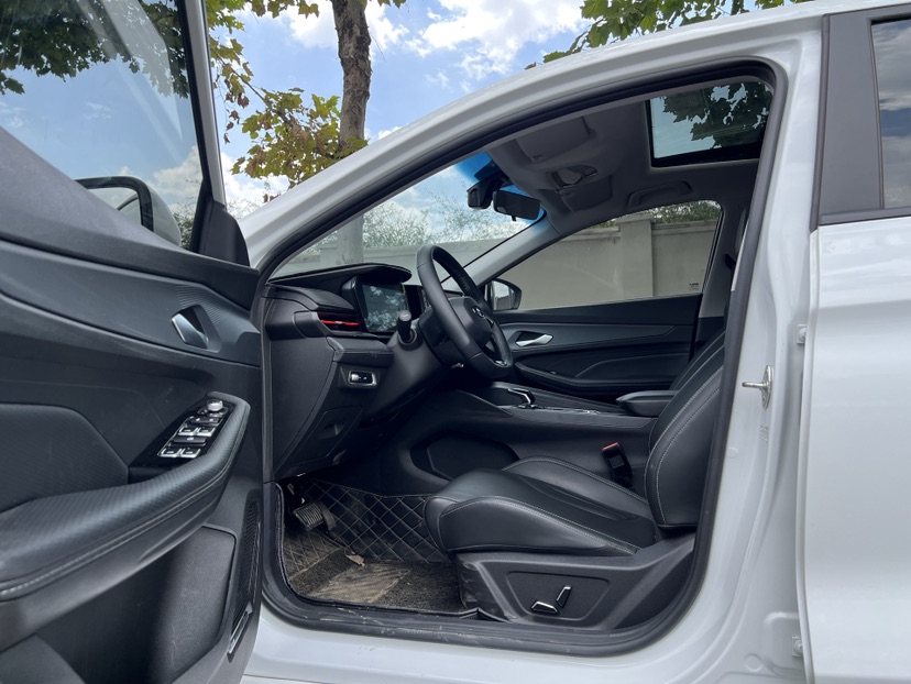 GEELY Binray 2026 car image #5