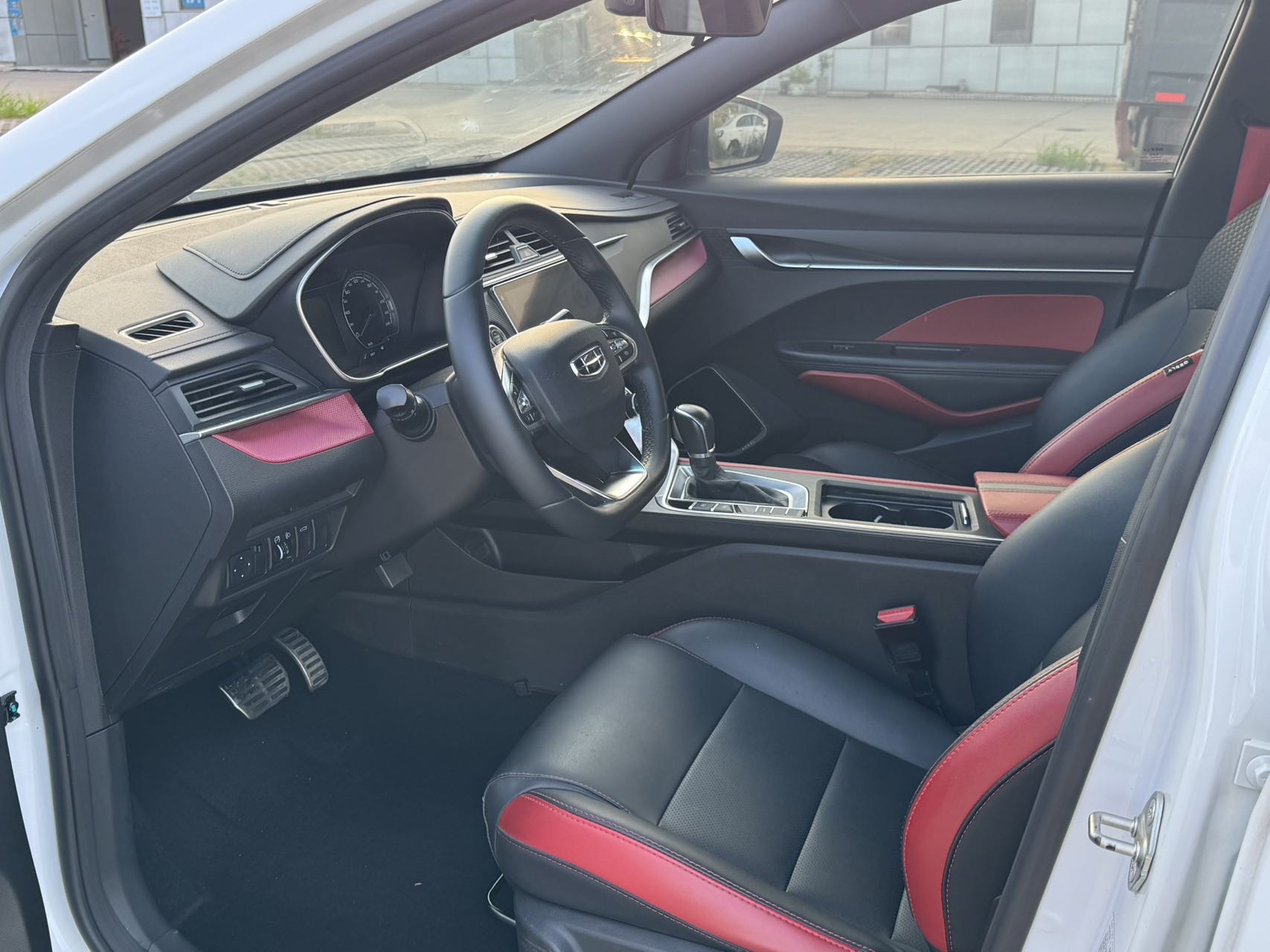 GEELY Binray 2021 car image #8