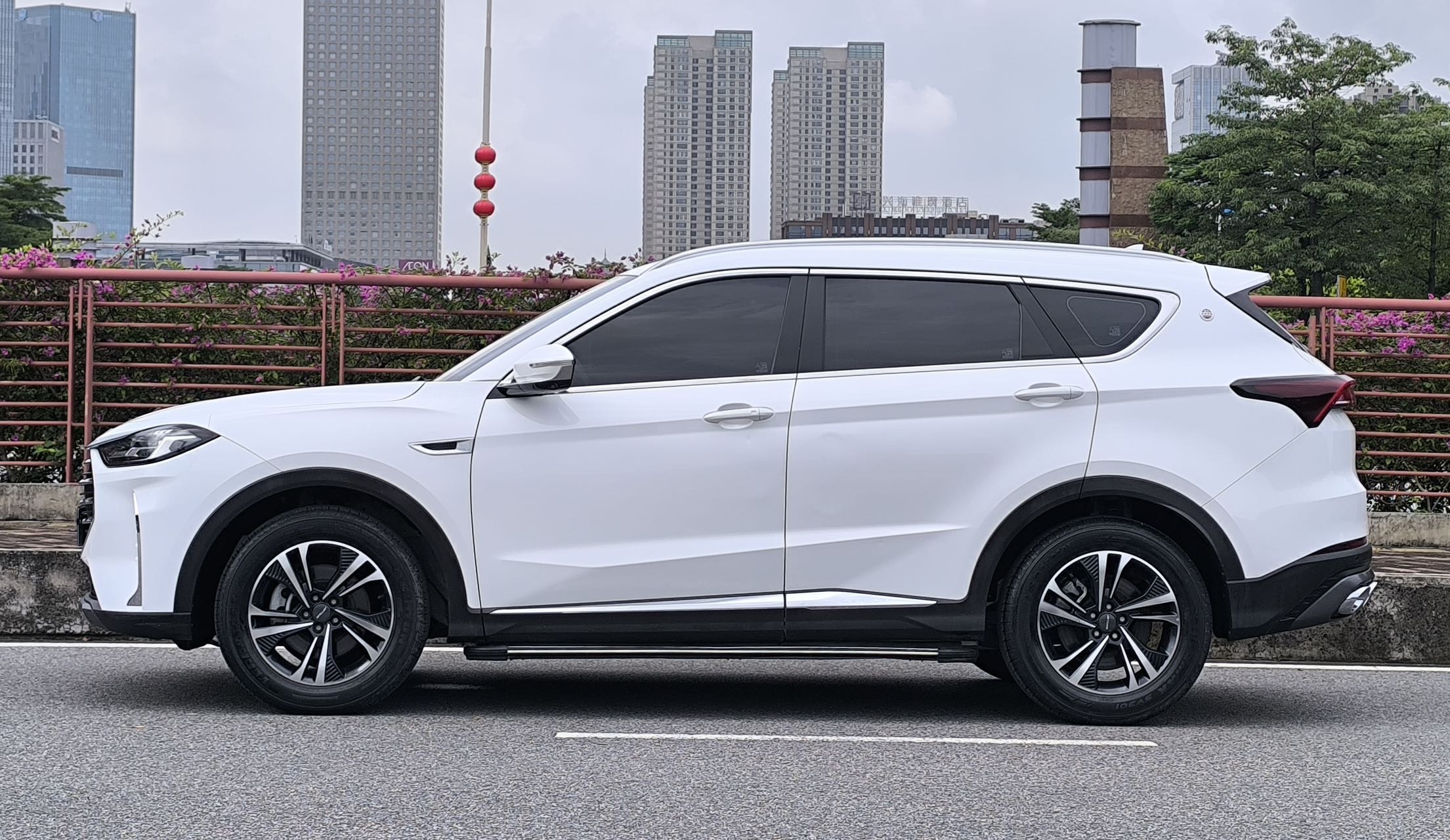 Jetour X70 PLUS 2023 car image #3