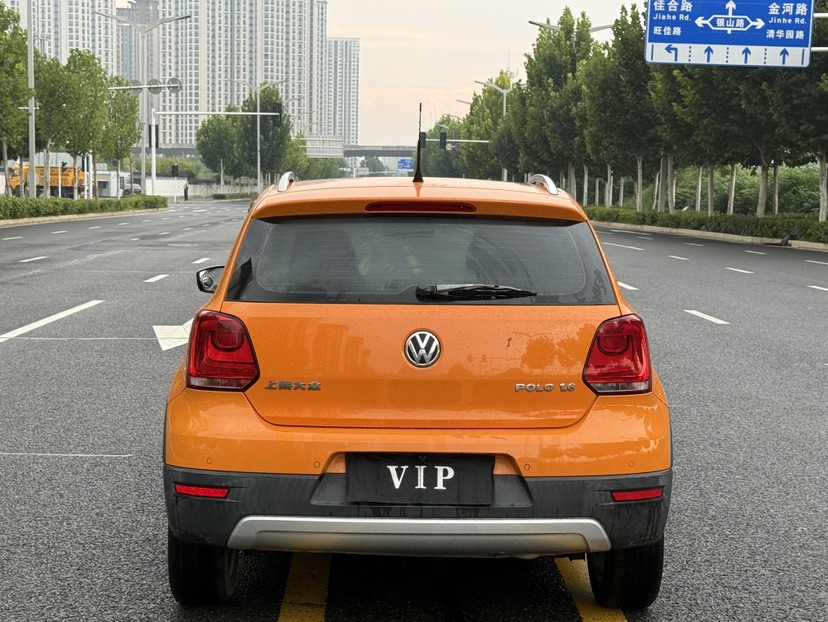 Volkswagen Polo 2014 car image #8