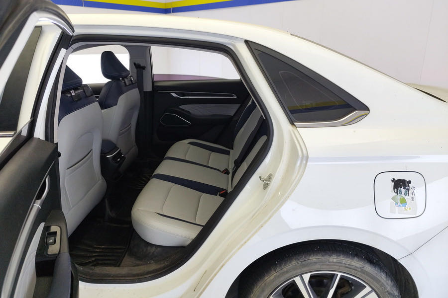 GEELY Emgrand 2022 #4 GEELY Emgrand 2022 car image #4