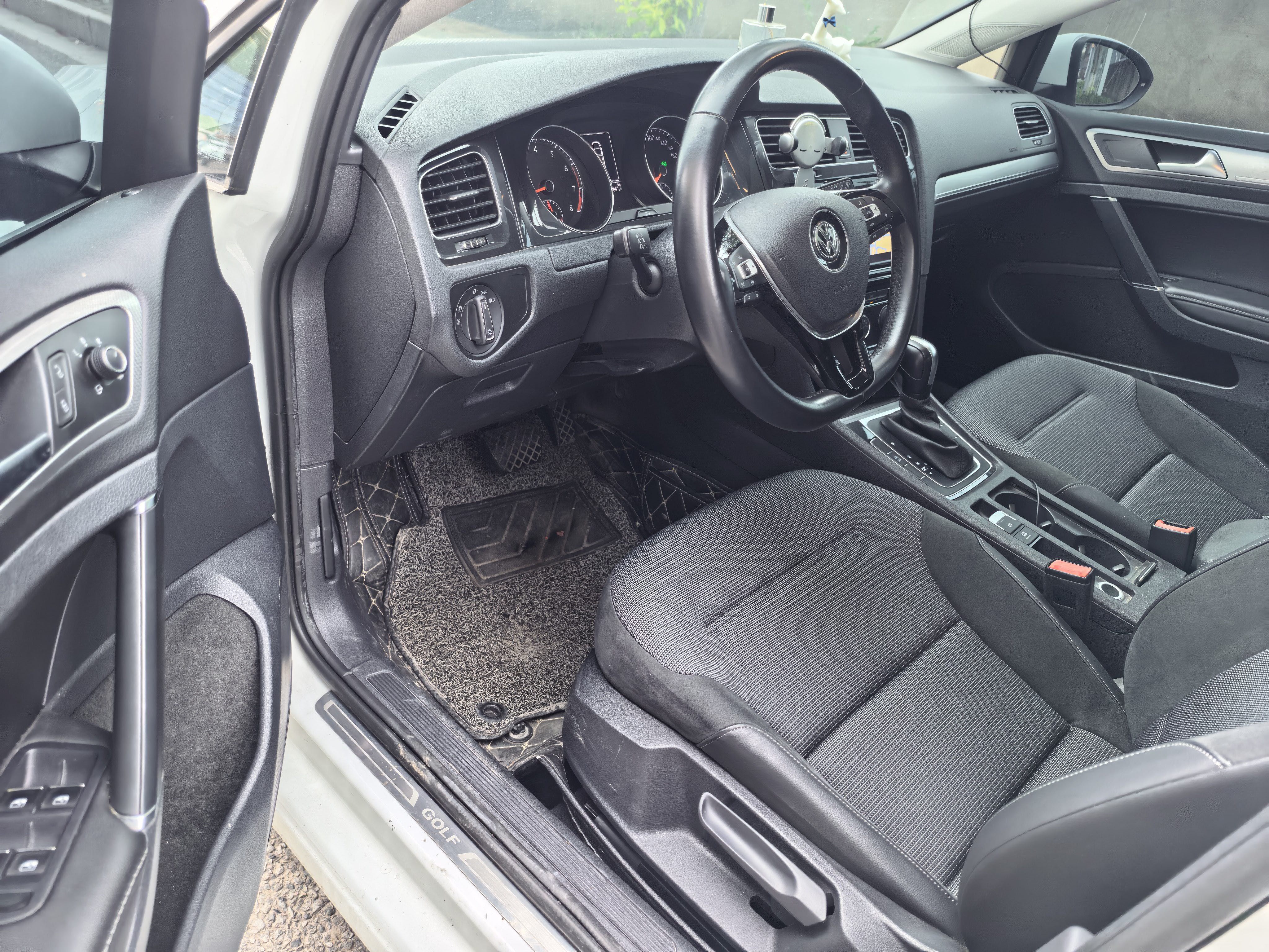 Volkswagen Golf 2019 #5 Volkswagen Golf 2019 car image #5