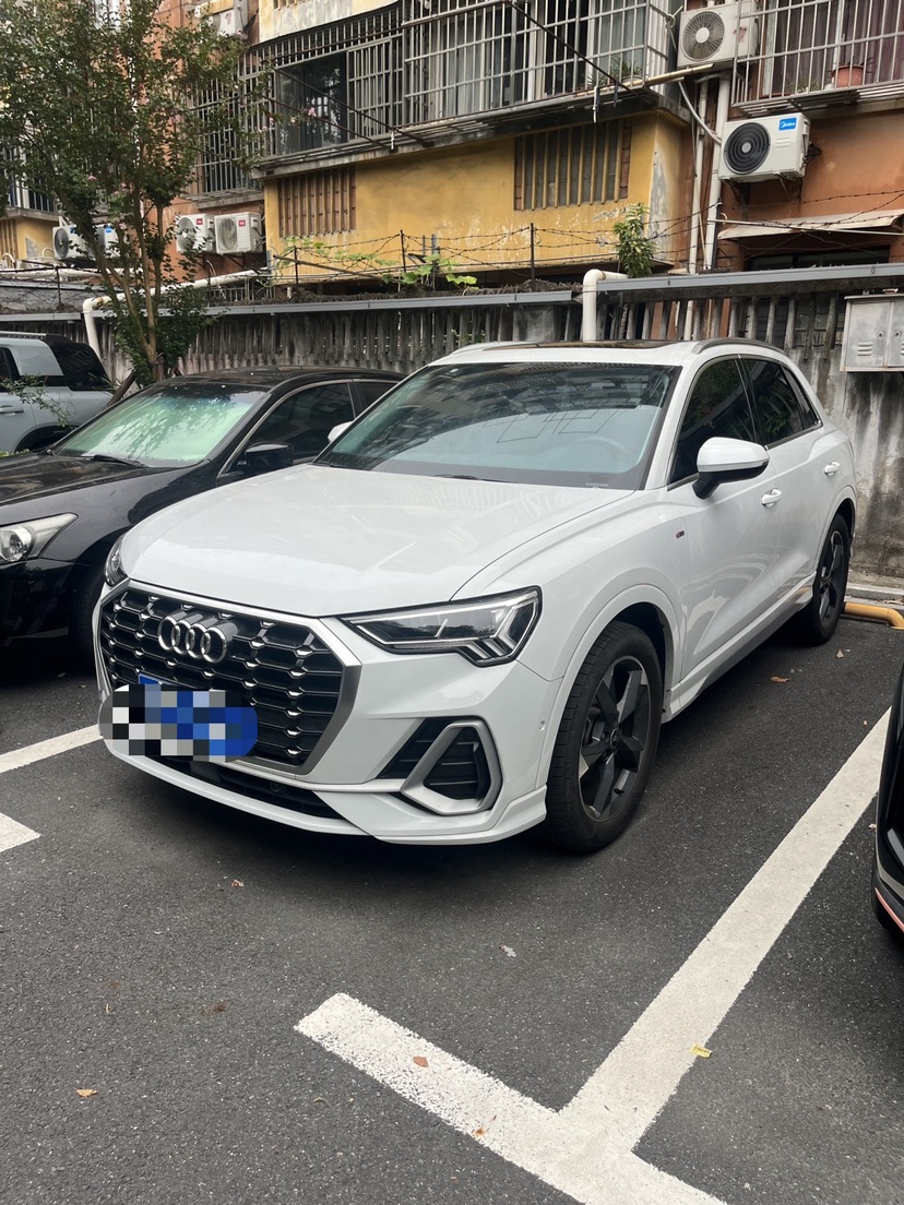 Audi Q3 2023 Audi Q3 2023 car image