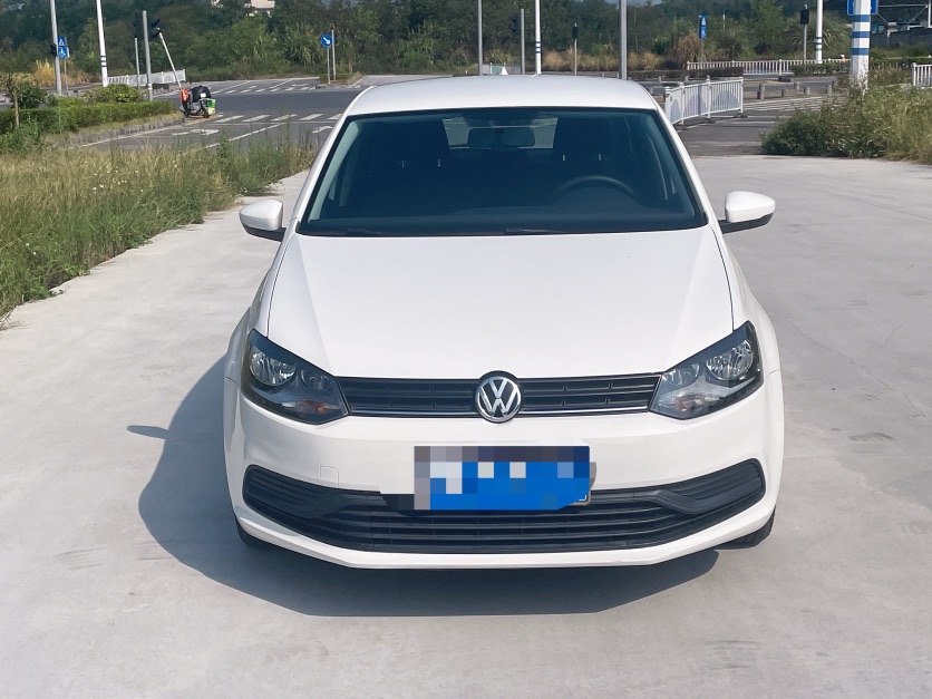 Volkswagen Polo 2016 car image #2