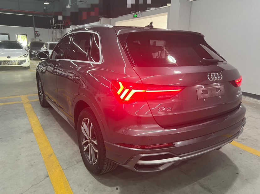 Audi Q3 2023 car image #6