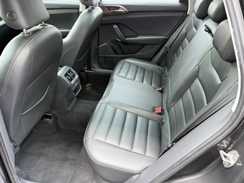 Volkswagen Tharu 2018 car image #24