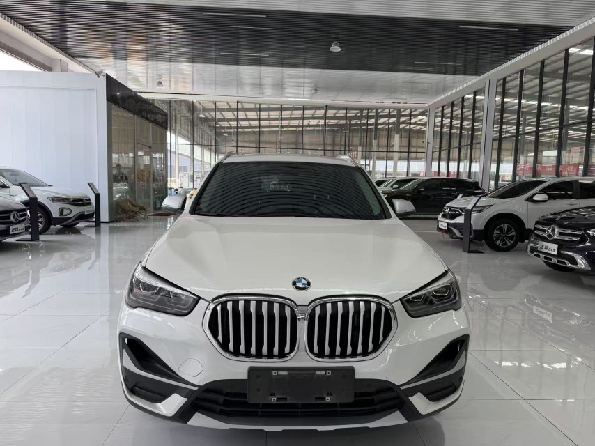 BMW X1 2023 car image #2