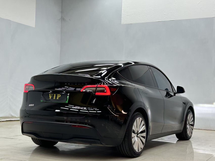 Tesla Model Y 2023 #8 Tesla Model Y 2023 car image #8