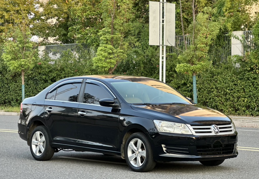 Volkswagen Santana 2014 car image #3