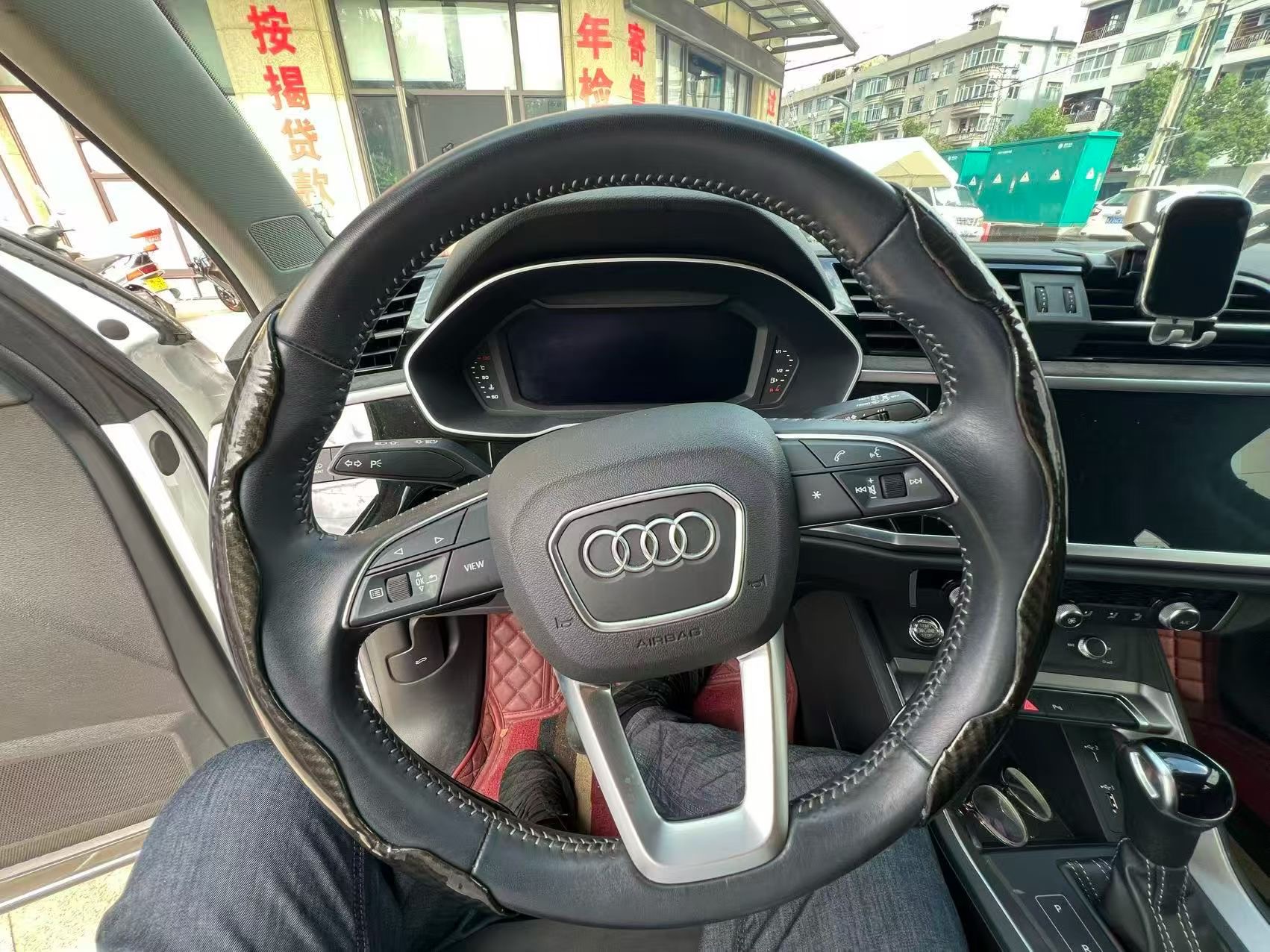 Audi Q3 2021 car image #2