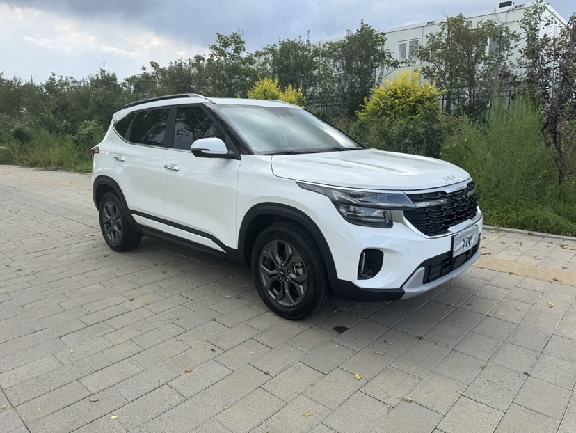 Kia Seltos 2023 car image #3