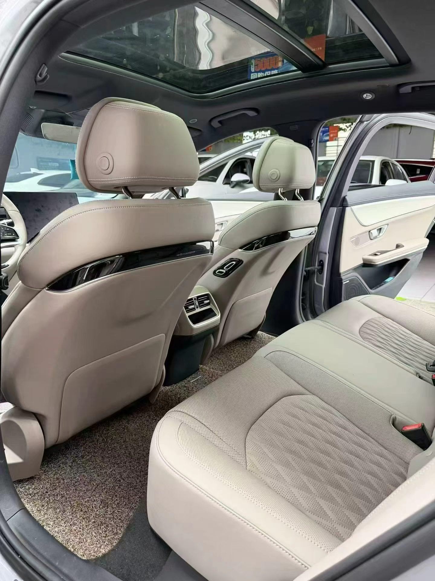 BYD Han 2025 car image #7