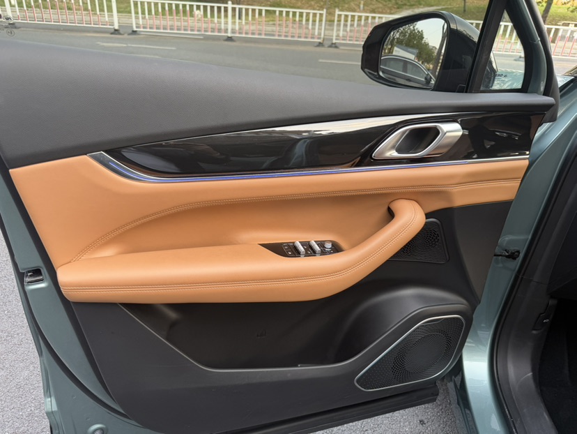 GEELY Boyue L 2025 immagine di auto #9