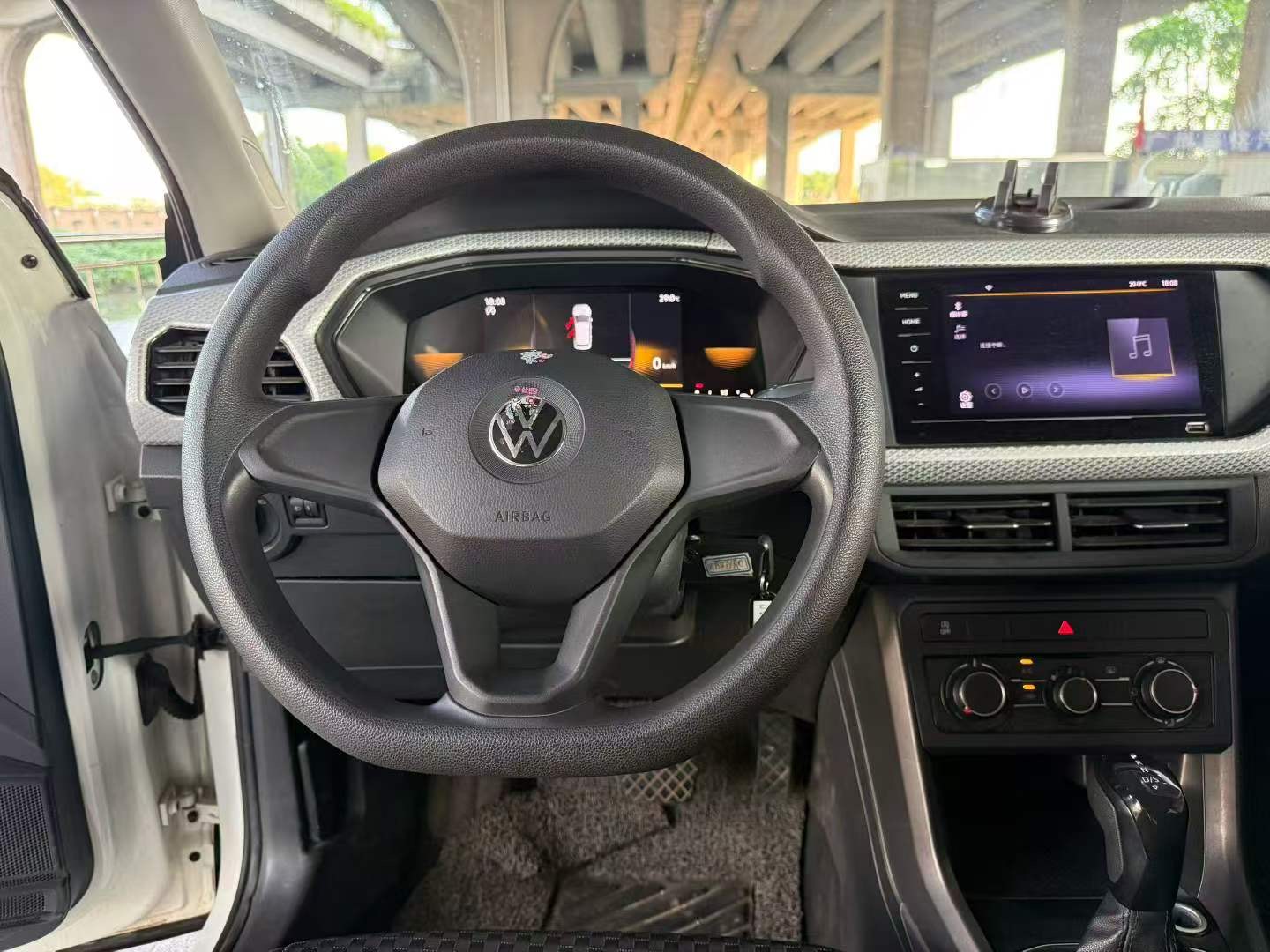 Volkswagen Tacqua 2023 #9 Volkswagen Tacqua 2023 car image #9