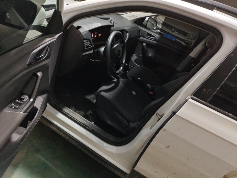 Volkswagen T-Cross 2023 #4 Volkswagen T-Cross 2023 car image #4