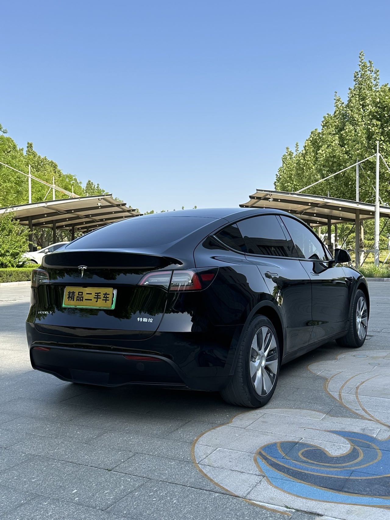 Tesla Model Y 2023 #4 Tesla Model Y 2023 car image #4