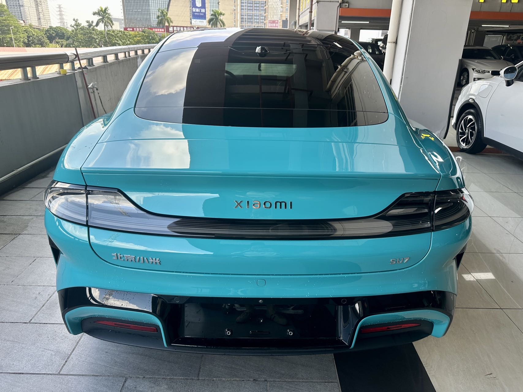MI SU7 2024 car image #2