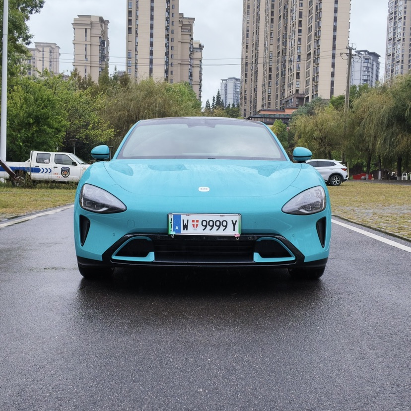 MI SU7 2025 immagine di auto 
