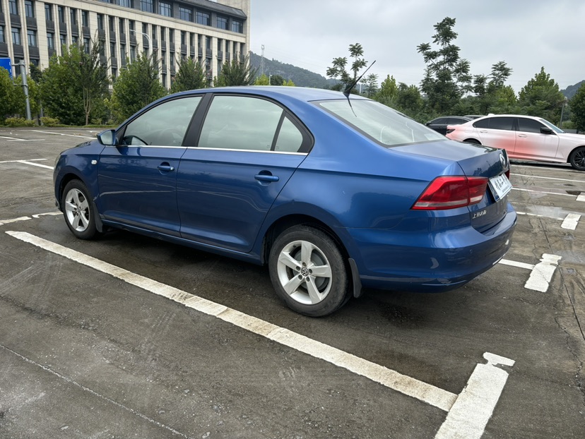 Volkswagen Santana 2014 car image #9