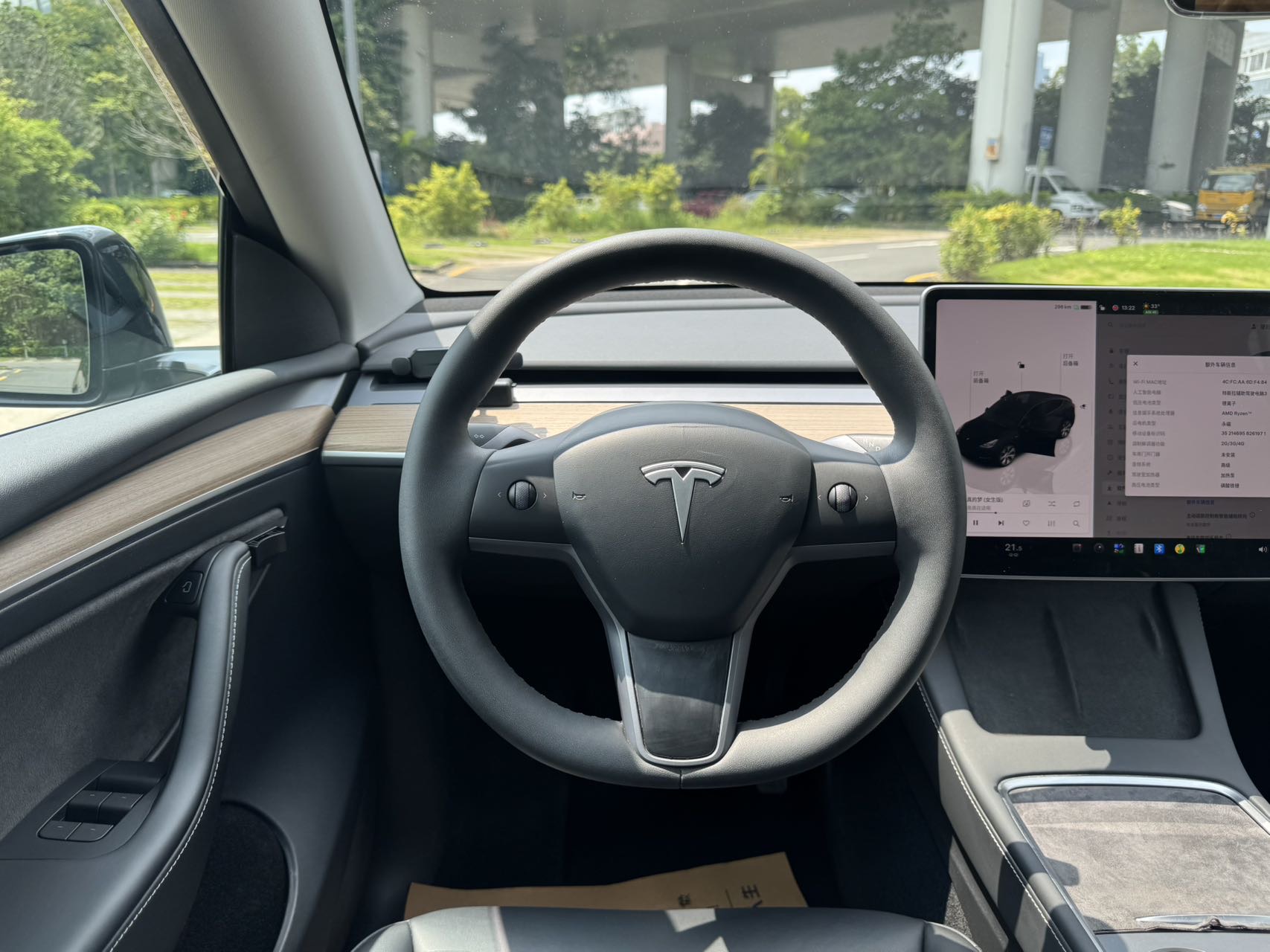 Tesla Model Y 2022 car image #18