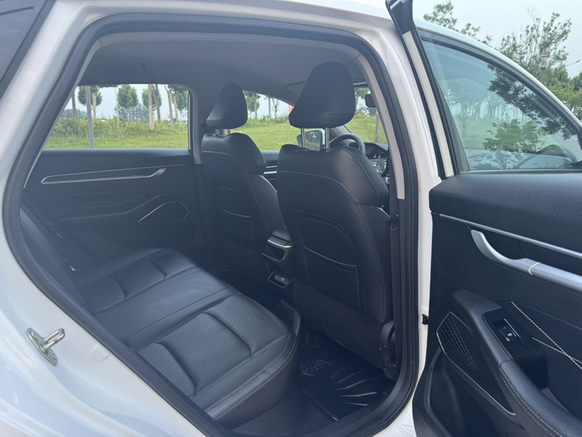 GEELY Emgrand 2023 car image #12