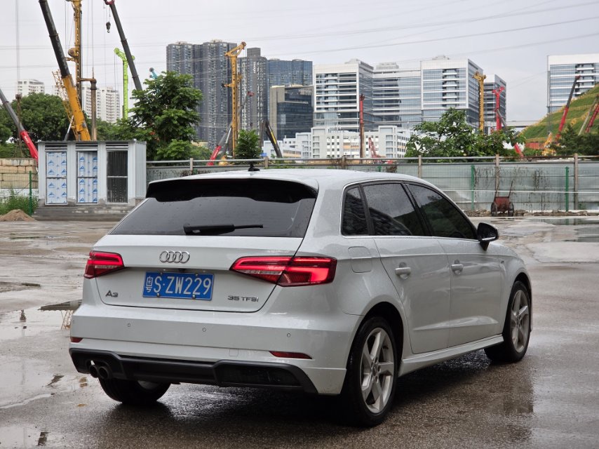 Audi A3 2019 car image #3