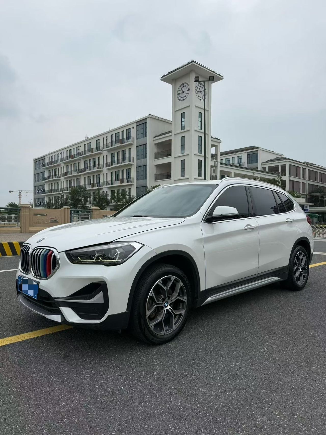 BMW X1 2019 car image 