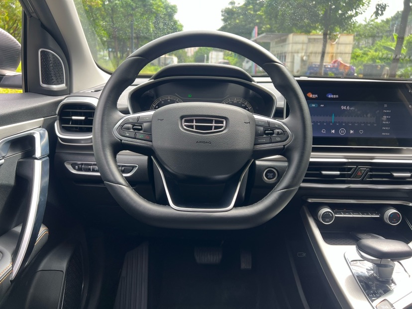 GEELY Coolray 2024 #3 GEELY Coolray 2024 car image #3
