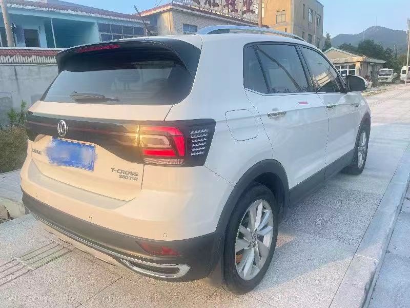 Volkswagen T-Cross 2020 car image #3