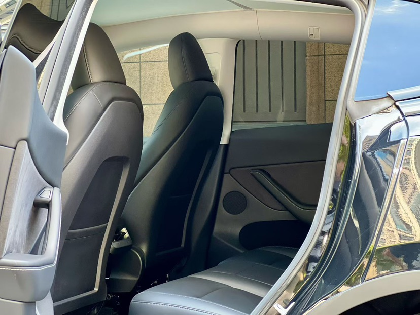 Tesla Model Y 2023 car image #6