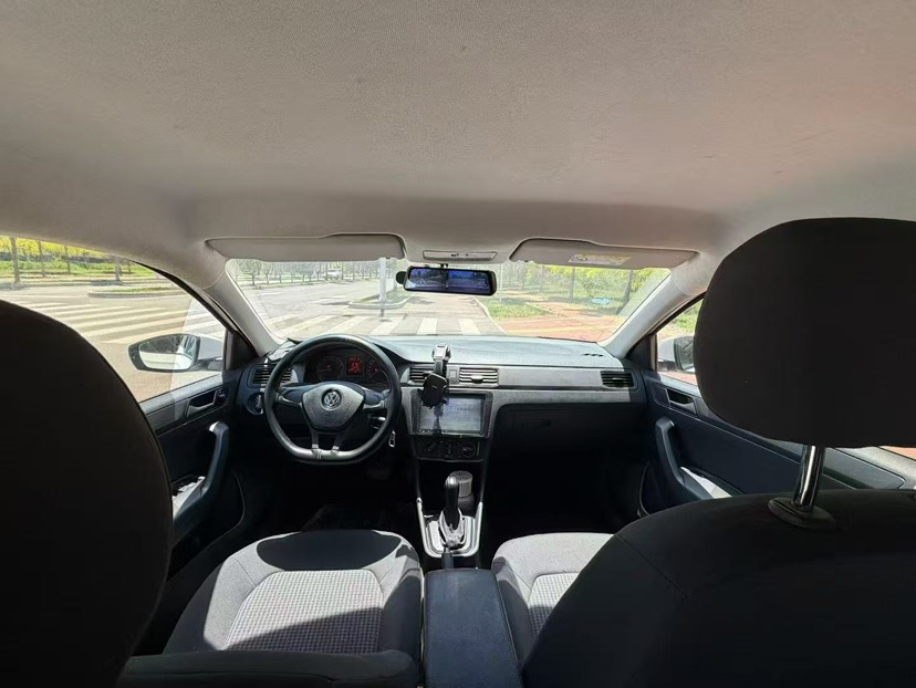 Volkswagen Santana 2018 car image #7