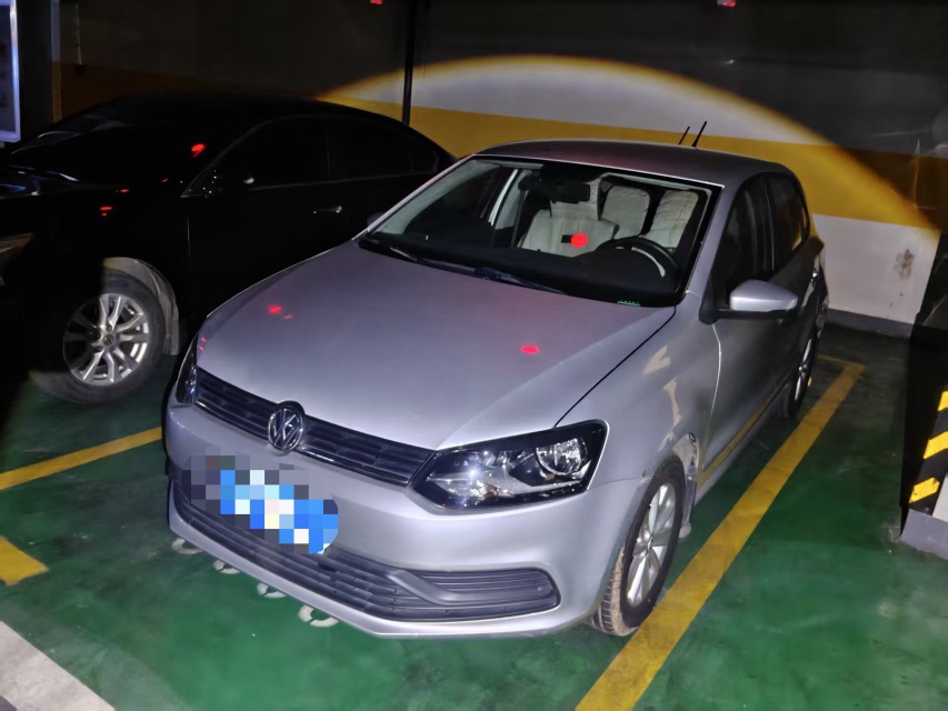 Volkswagen Polo 2016 car image 