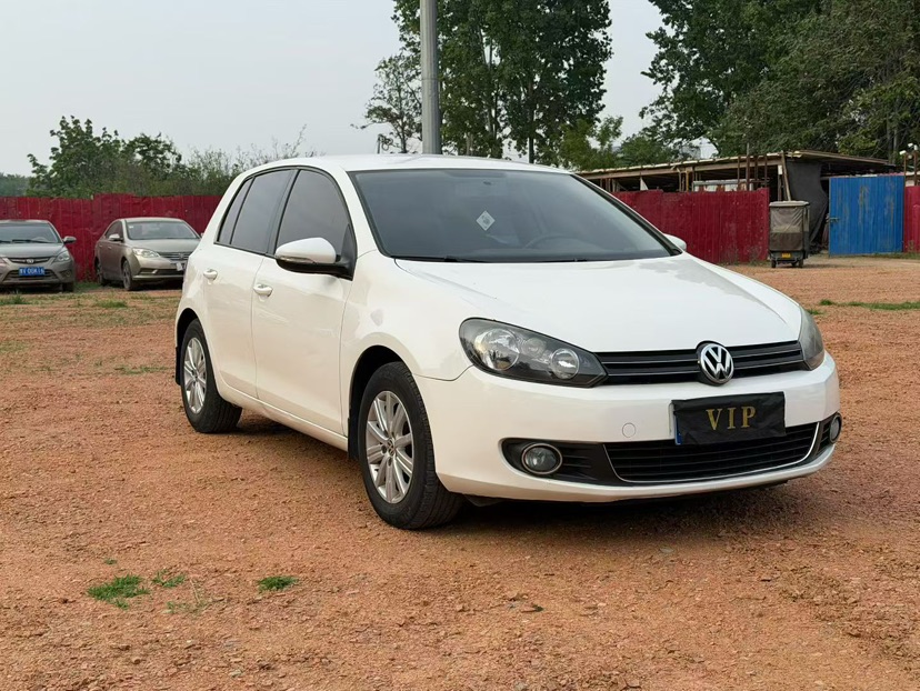 Volkswagen Golf 2013 car image #3
