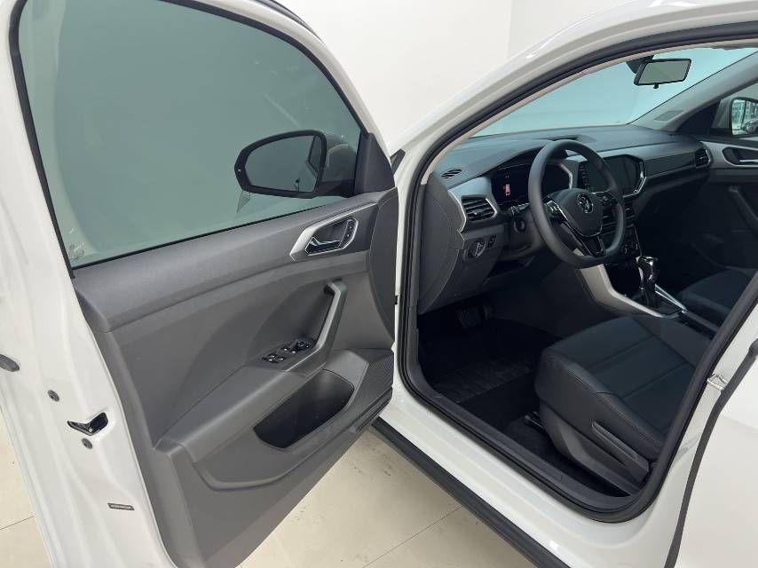 Volkswagen T-Cross 2023 car image #9