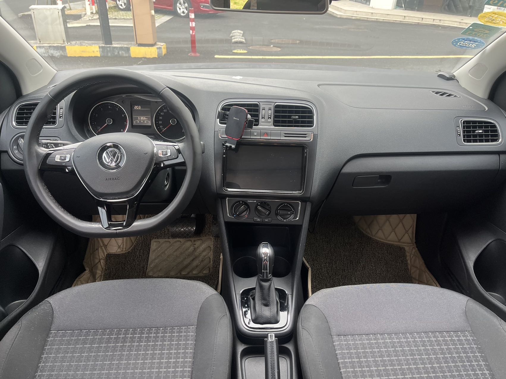 Volkswagen Polo 2017 car image #6