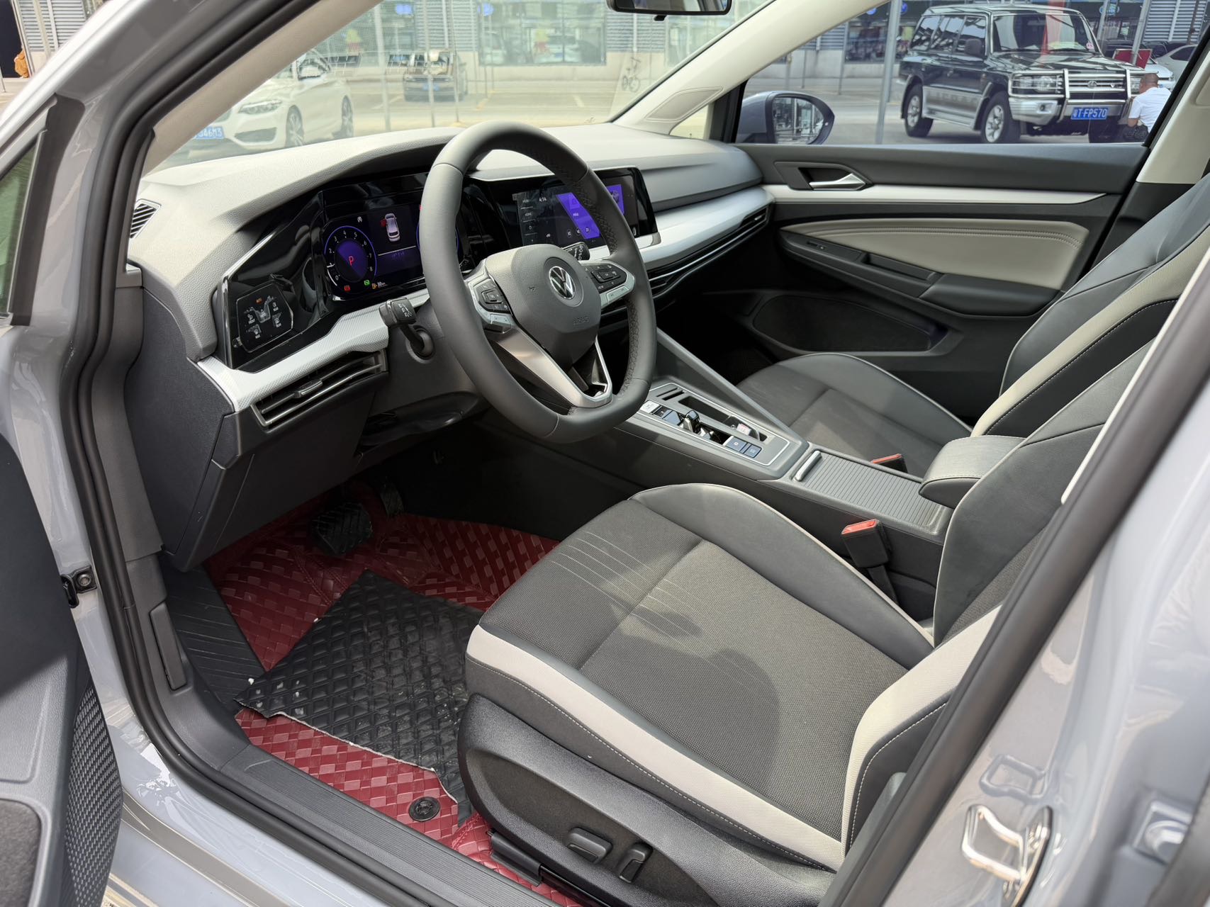 Volkswagen Golf 2022 car image #4