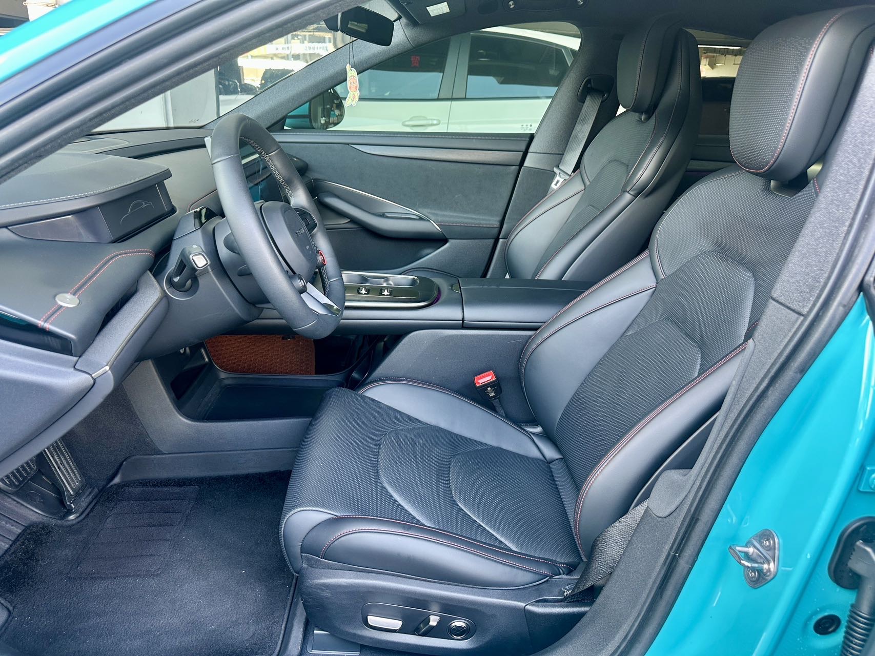 MI SU7 2024 car image #3