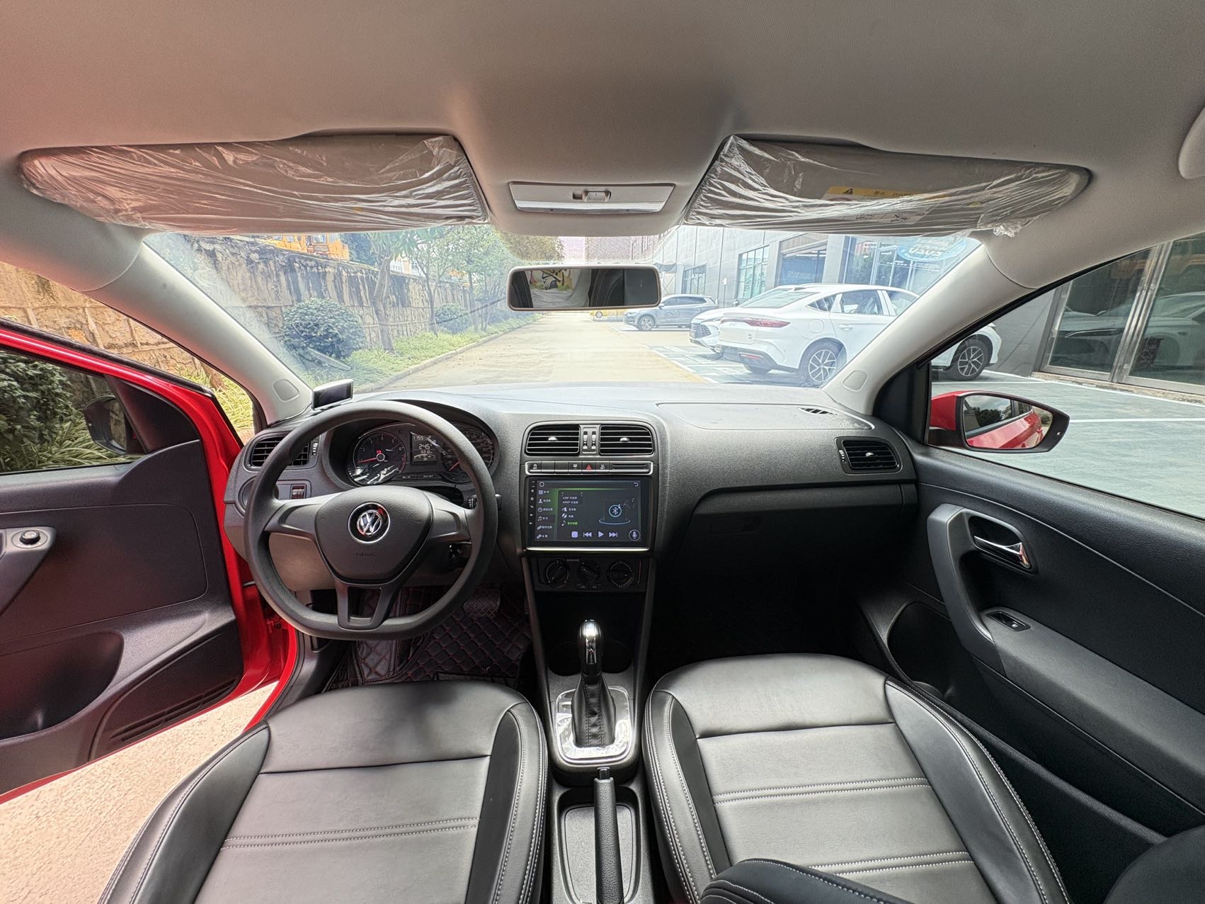 Volkswagen Polo 2018 car image #9