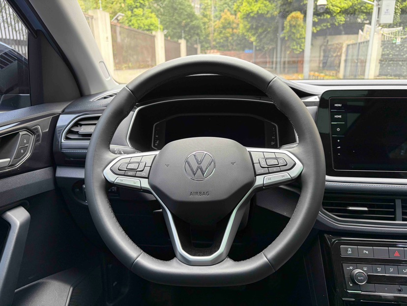 Volkswagen Tharu 2024 car image #8