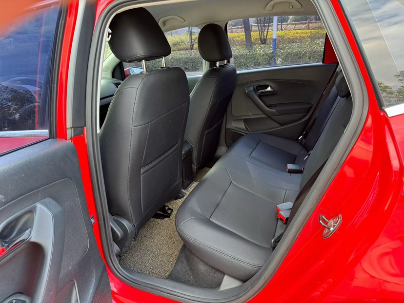 Volkswagen Polo 2018 car image #6