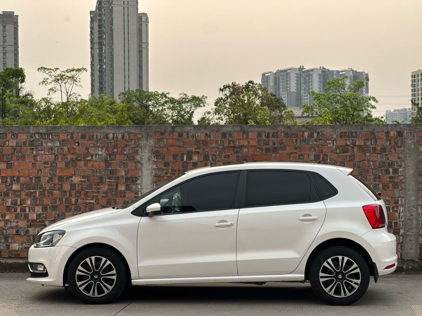 Volkswagen Polo 2019 car image #7