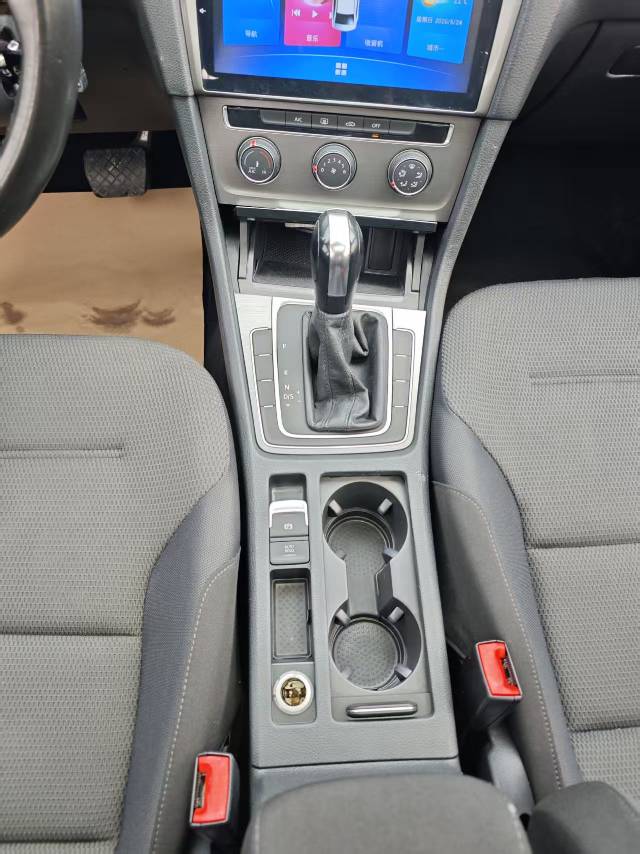 Volkswagen Golf 2016 car image #12