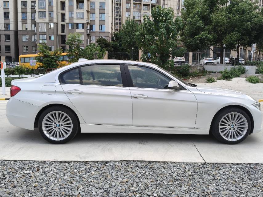 BMW 3 Series 2018 #8 BMW 3 Series 2018 car image #8