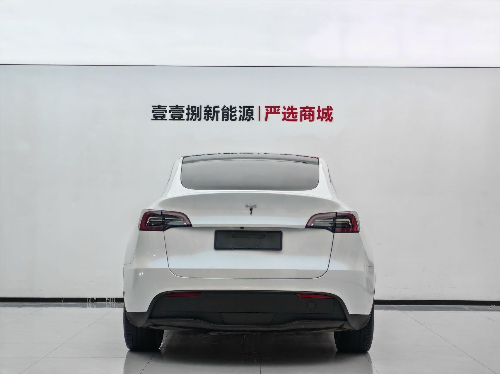 Tesla Model Y 2024 #3 Tesla Model Y 2024 car image #3