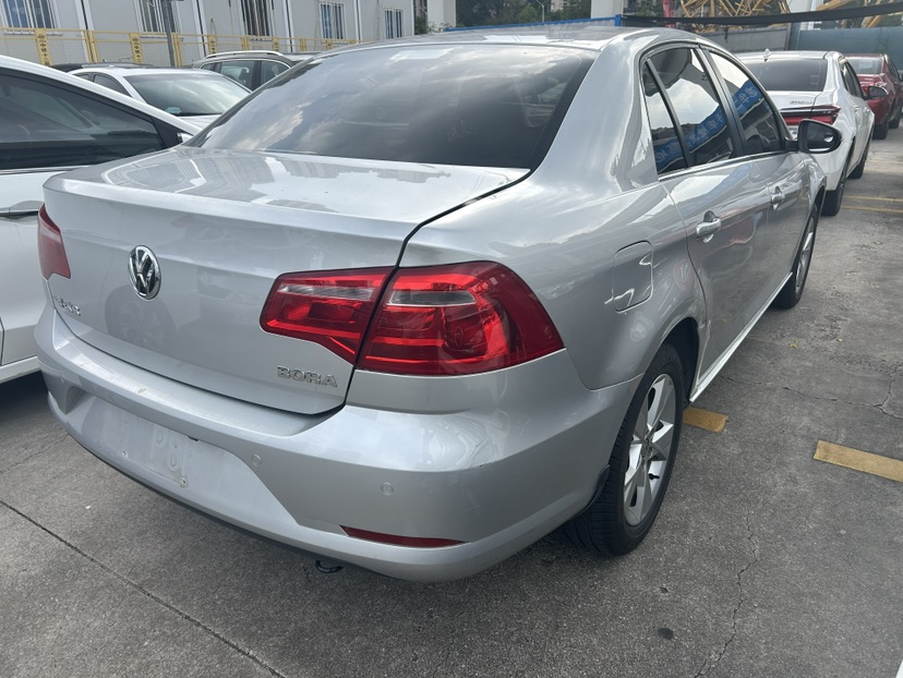 Volkswagen Bora 2014 car image #7