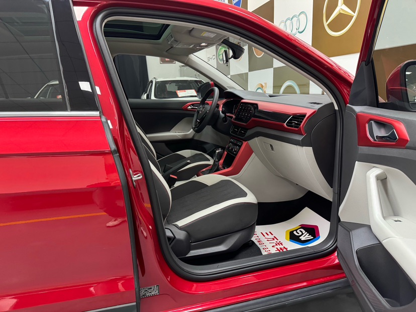 Volkswagen T-Cross 2022 car image #10