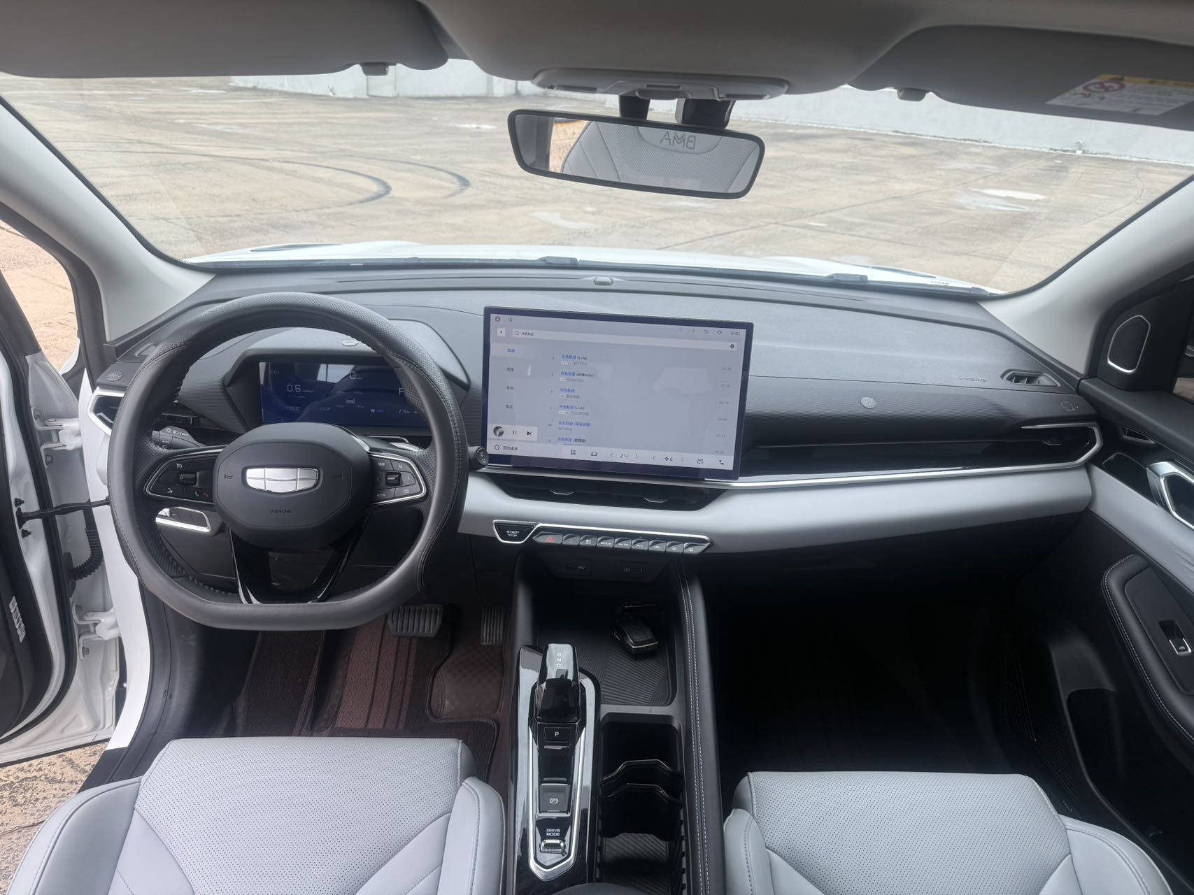 GEELY Coolray 2025 #5 GEELY Coolray 2025 car image #5