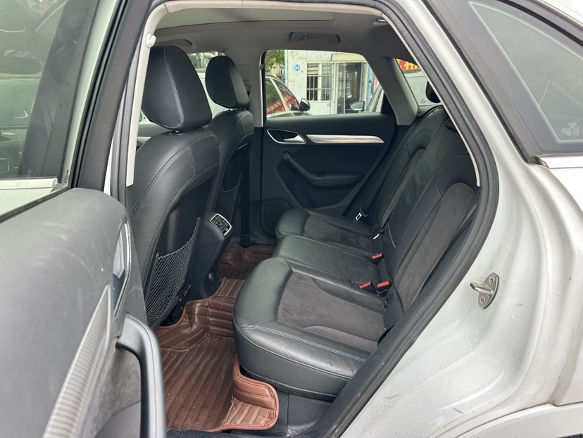Audi Q3 2018 immagine di auto #6